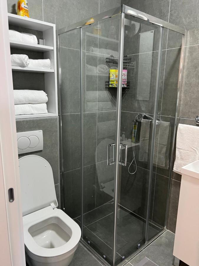 Apartment Charlie Private Parking Нови-Сад Экстерьер фото
