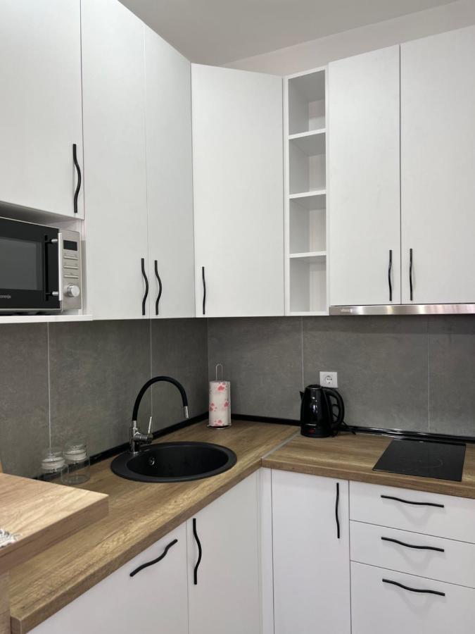 Apartment Charlie Private Parking Нови-Сад Экстерьер фото